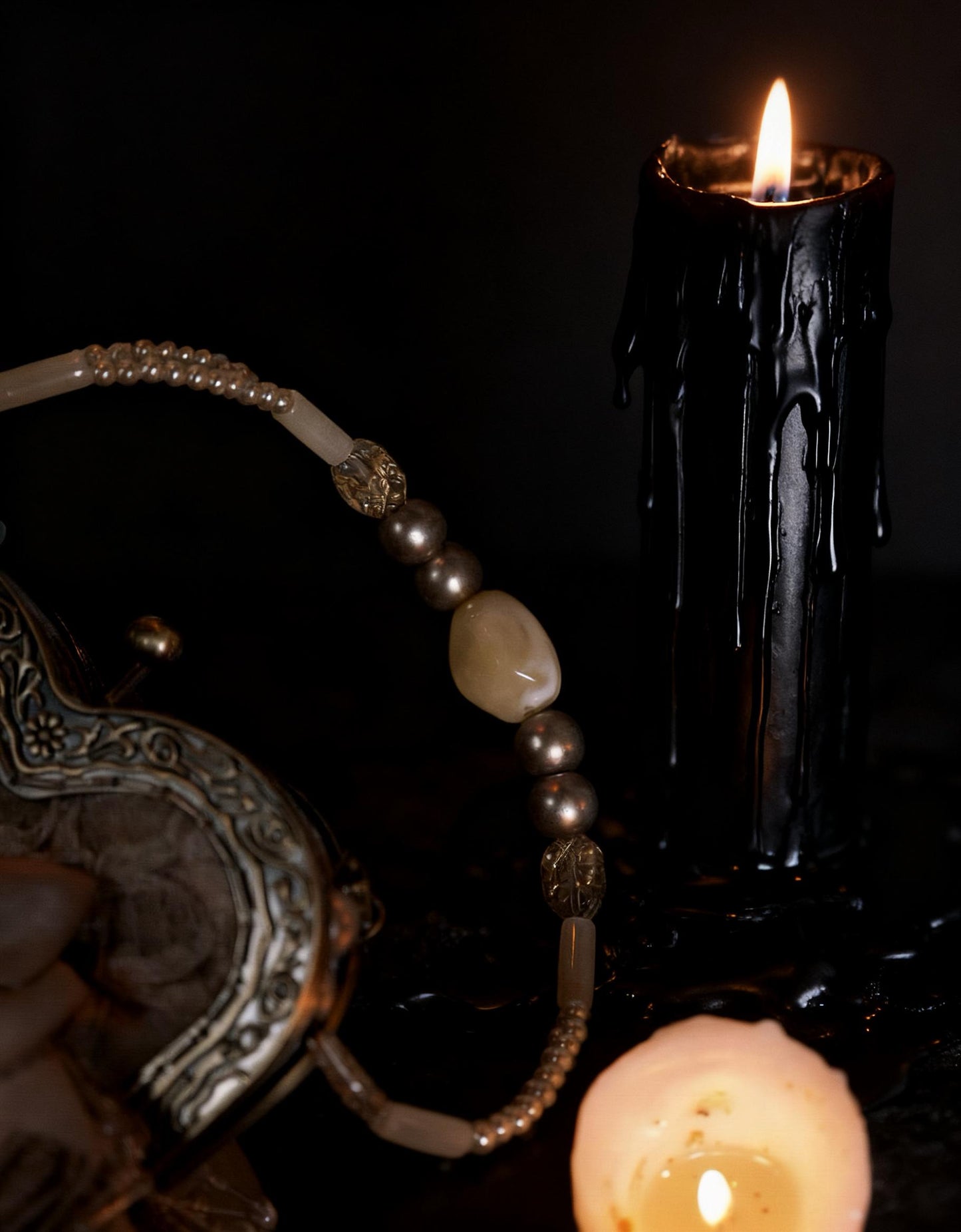 Medieal Victorian Lolita Heart Vintage Purse – Gothic Embroidered Satin Handbag with Pearls & Antique Metal Frame, Black Wedding Gift