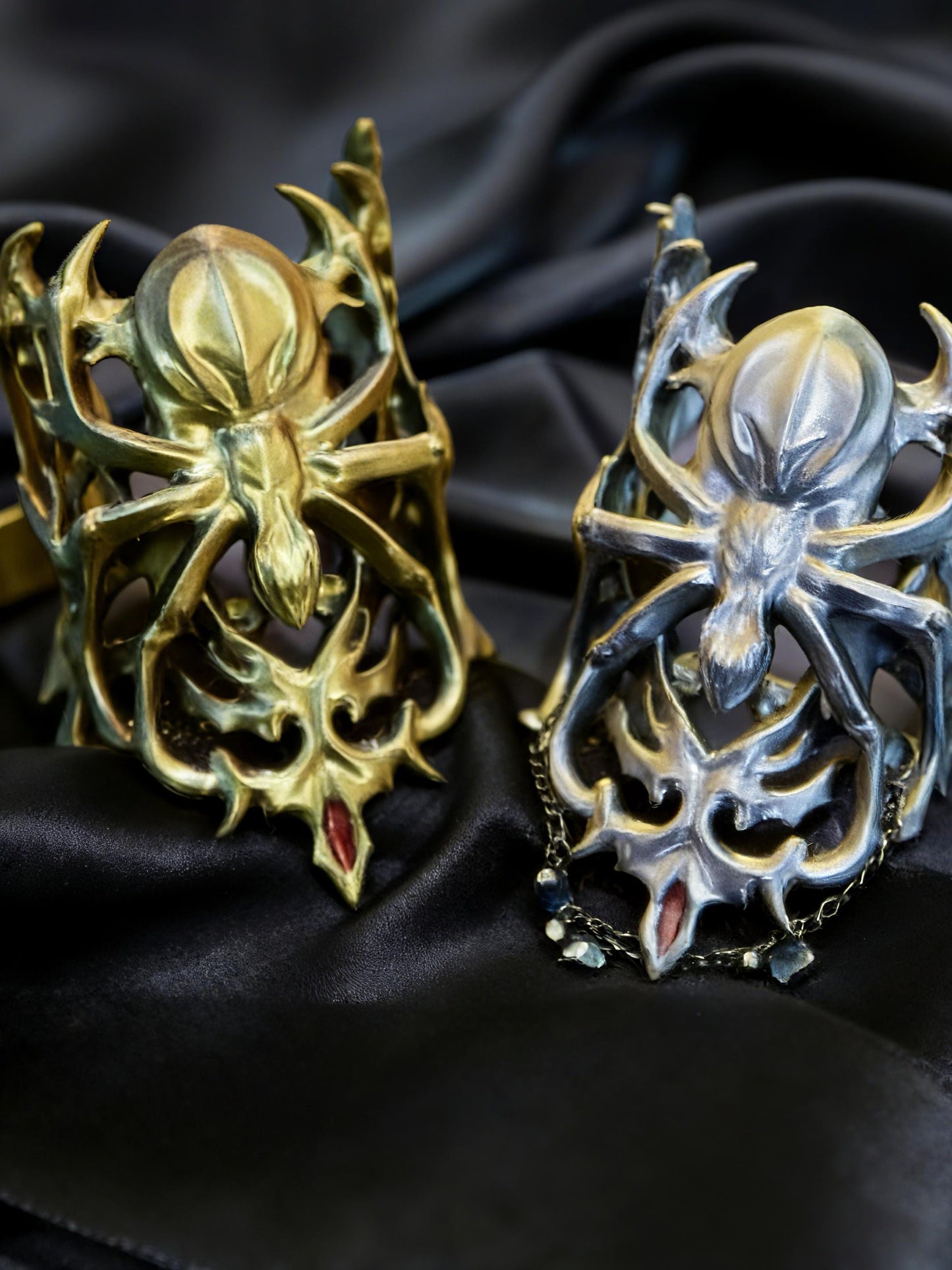 3D Printed Spider Hand Cuff Bracelet, Gothic Fantasy Hand Armor Jewelry, Avant Garde Dark Aesthetic Accessory, Gift for Goth