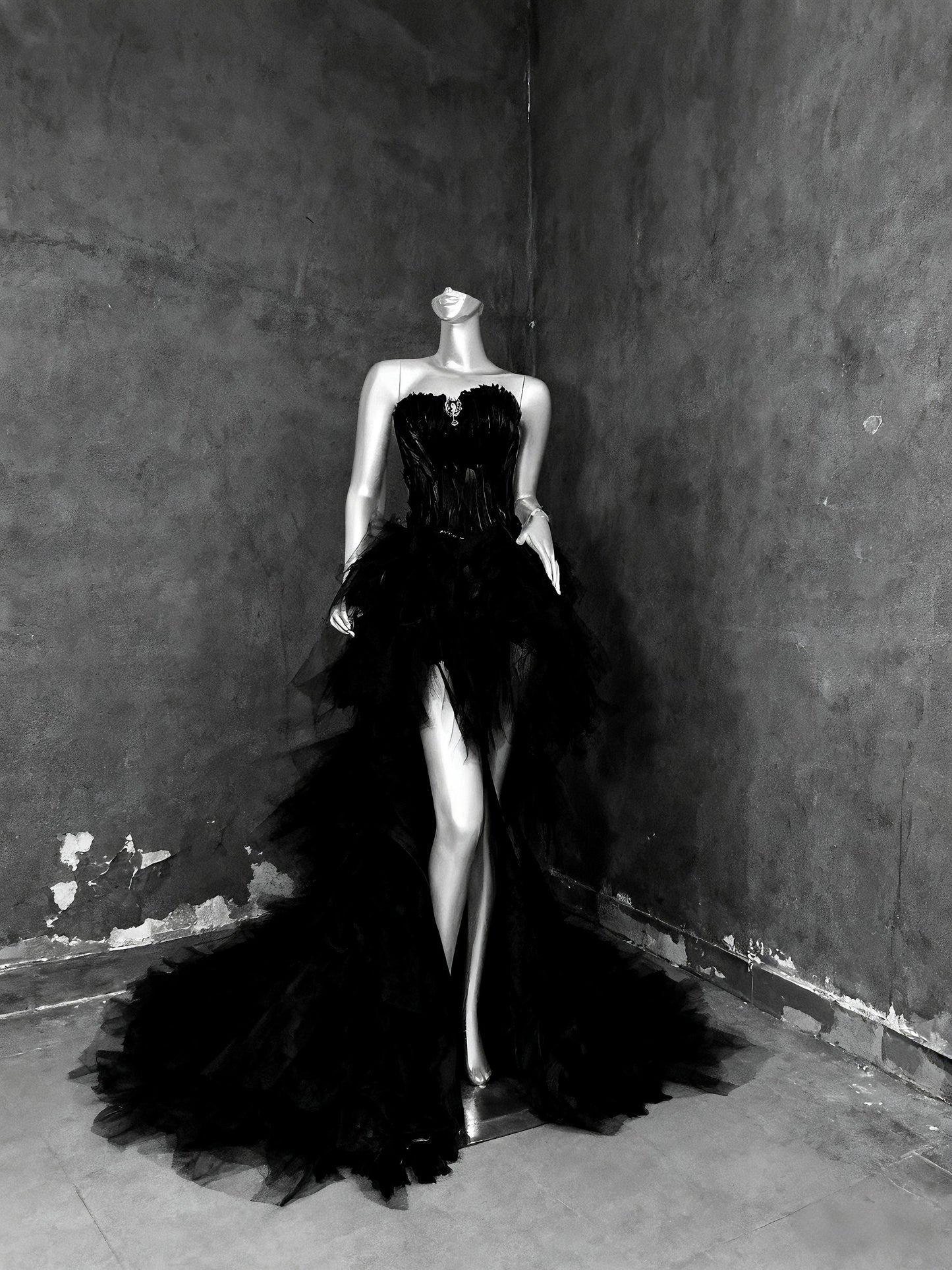 Dark Gothic Rave Festival Outfit, Black Feather Corset Gown with Dragon Wings, Fantasy Cage Skirt Dress for Halloween & Shows, Cosplay