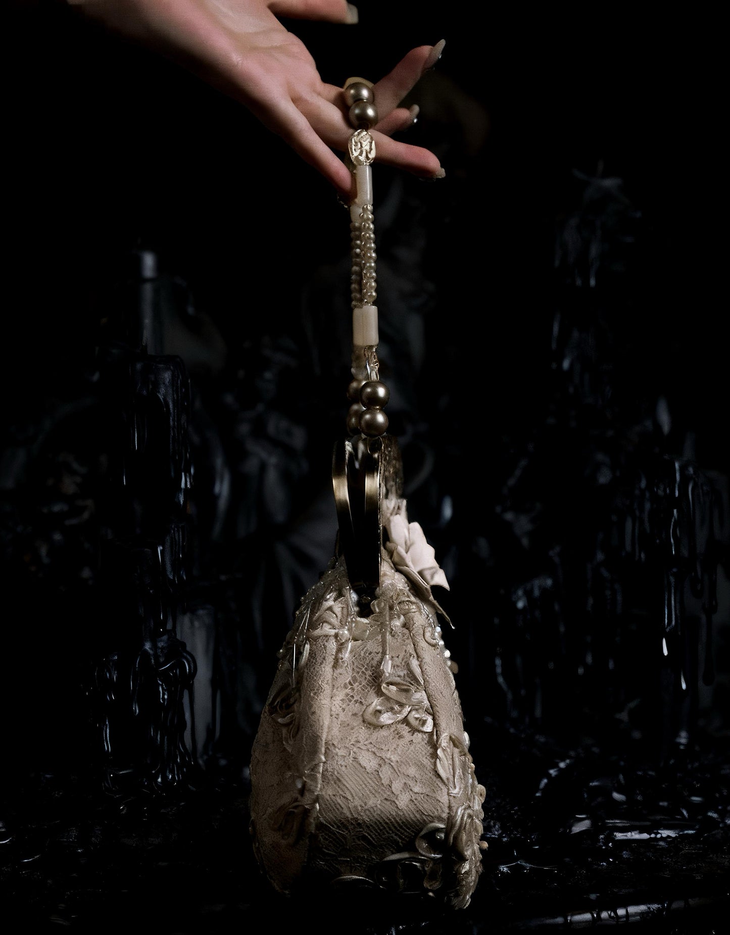 Medieal Victorian Lolita Heart Vintage Purse – Gothic Embroidered Satin Handbag with Pearls & Antique Metal Frame, Black Wedding Gift