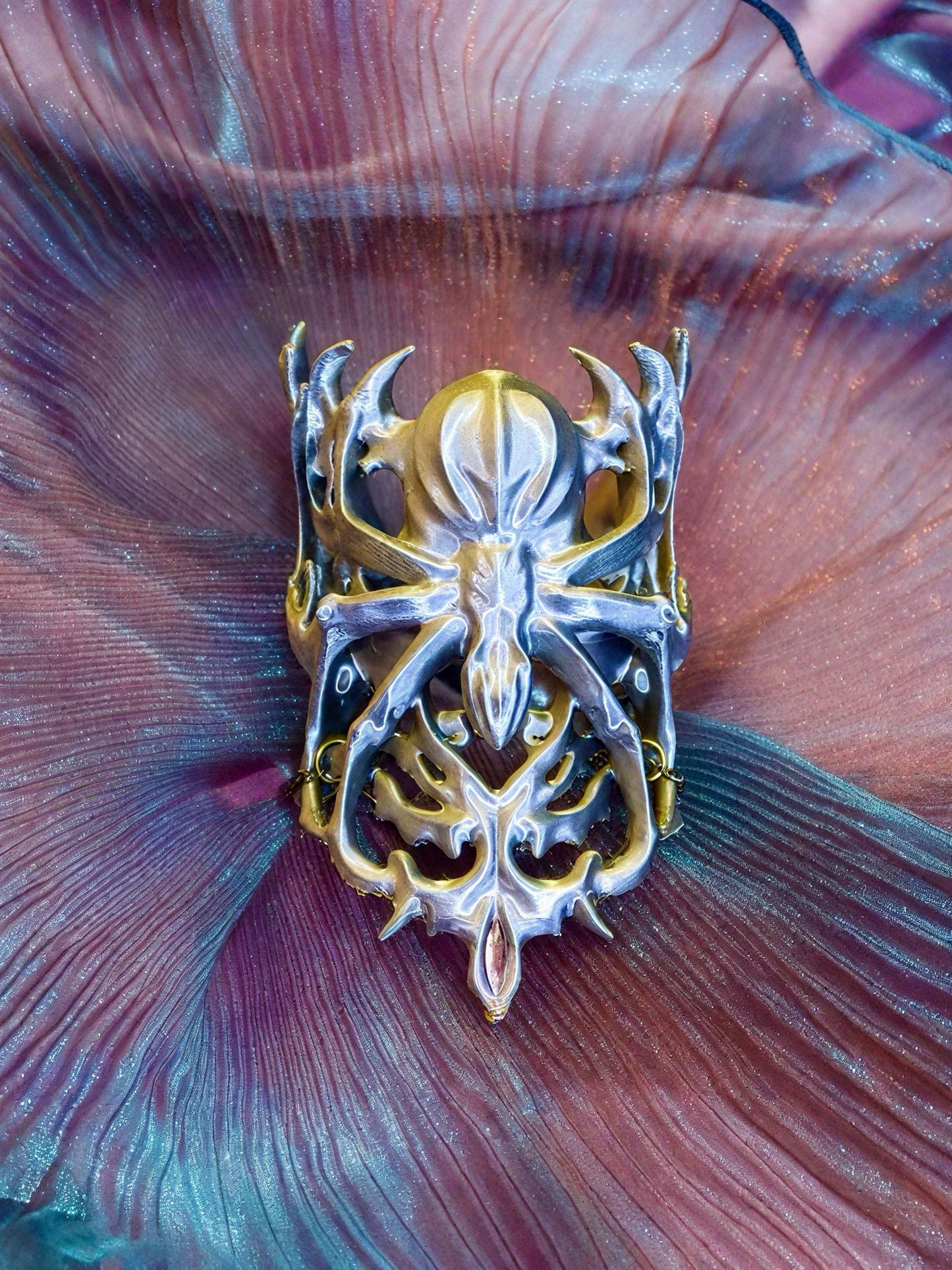 3D Printed Spider Hand Cuff Bracelet, Gothic Fantasy Hand Armor Jewelry, Avant Garde Dark Aesthetic Accessory, Gift for Goth