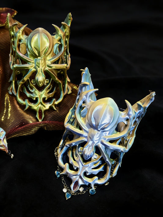 3D Printed Spider Hand Cuff Bracelet, Gothic Fantasy Hand Armor Jewelry, Avant Garde Dark Aesthetic Accessory, Gift for Goth