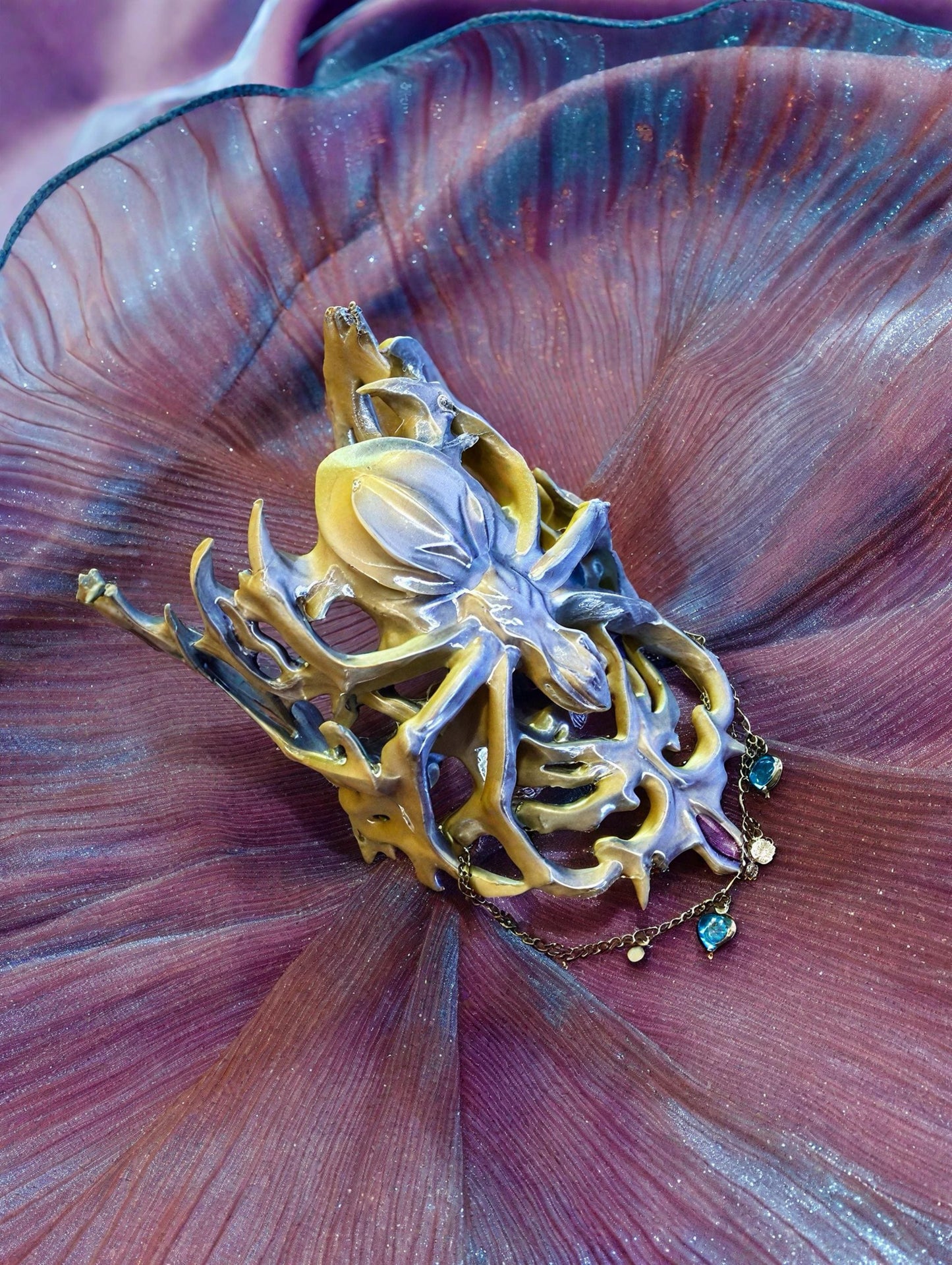 3D Printed Spider Hand Cuff Bracelet, Gothic Fantasy Hand Armor Jewelry, Avant Garde Dark Aesthetic Accessory, Gift for Goth