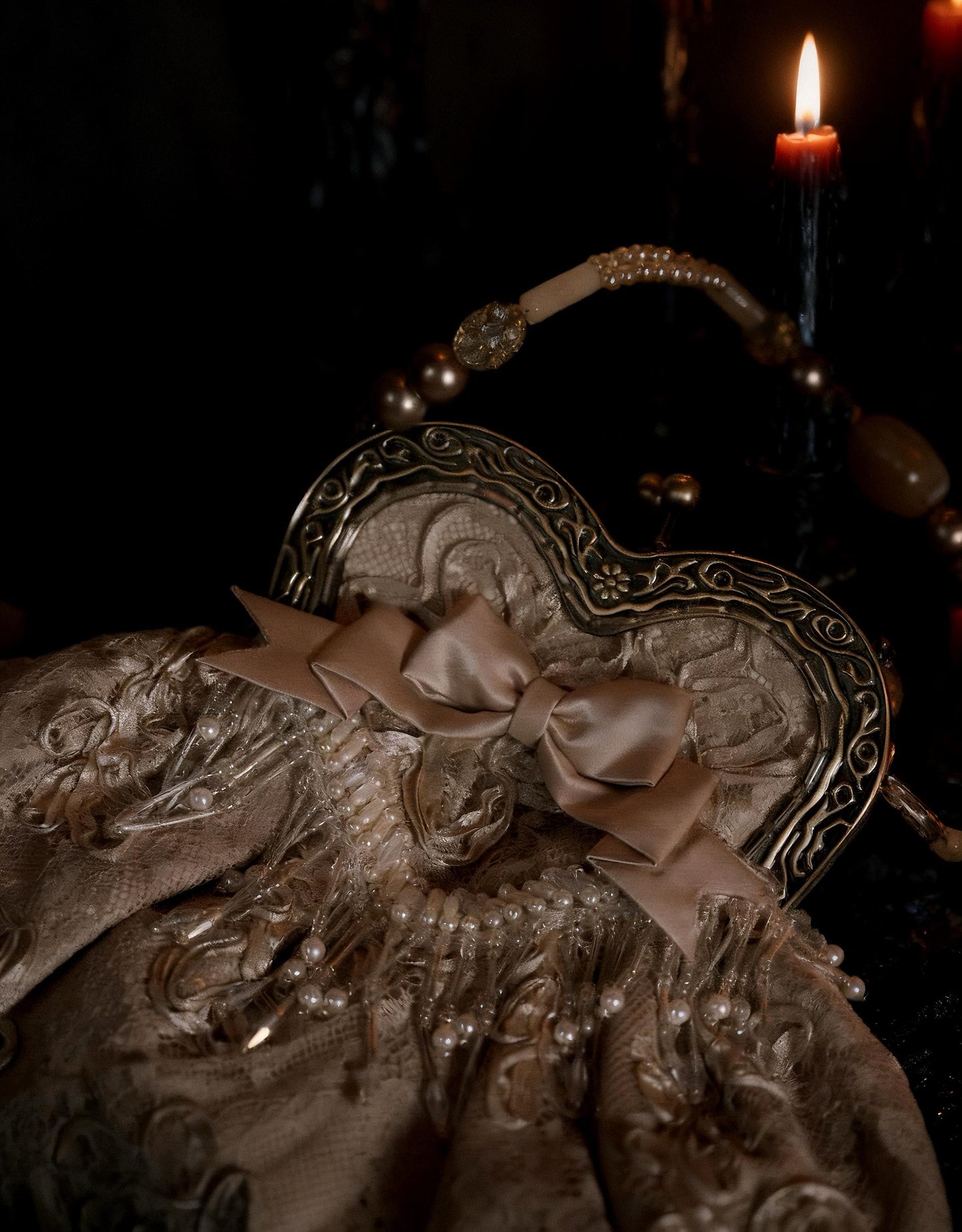 Medieal Victorian Lolita Heart Vintage Purse – Gothic Embroidered Satin Handbag with Pearls & Antique Metal Frame, Black Wedding Gift